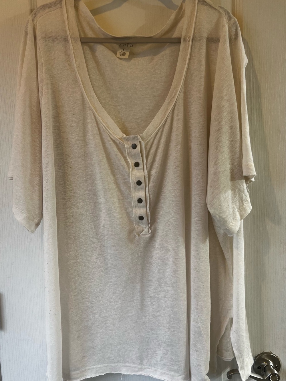 Lightweight Cream Henley Tee with Button Placket Torrid Festi  Size 5